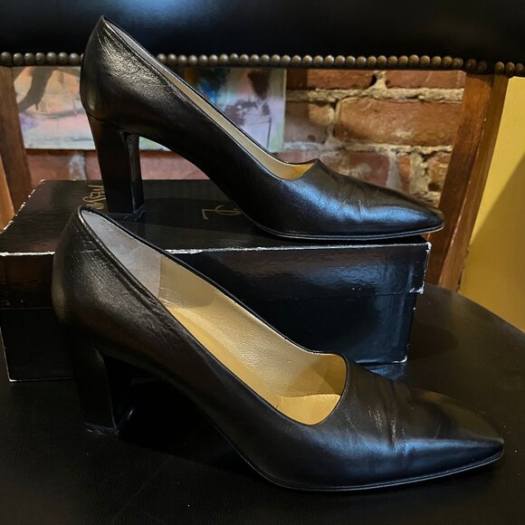 Vintage Yves Saint Laurent Boris Black stacked heel - Picture 2 of 6